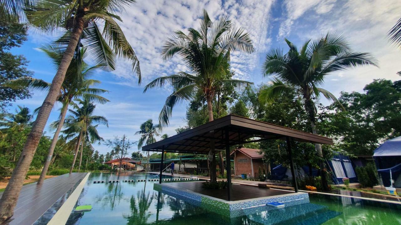 Moonshine Resort Chumphon Ngoại thất bức ảnh